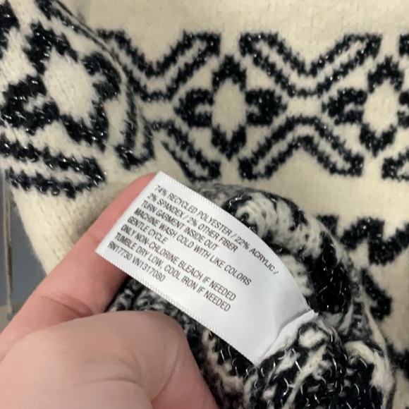 A new day cheers cream and black  with silver threads pull over sweater - Picture 6 of 6